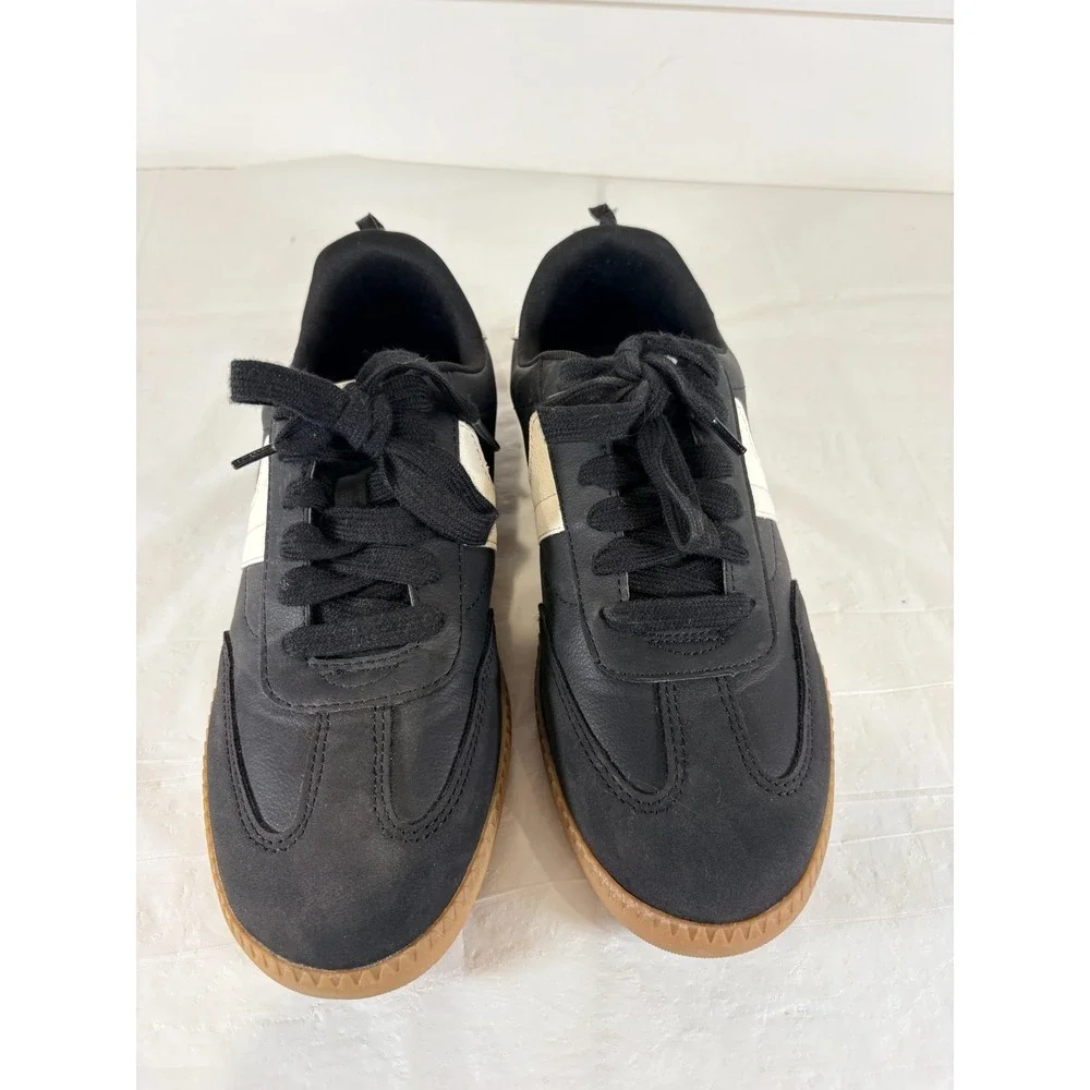Wonder Nation Shoes Size‎ 5 Women's Sneakers Memory Foam Black and White